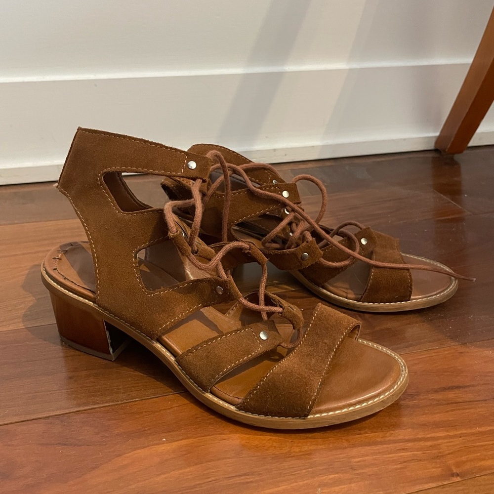 L’intervalle Gladiator Suede Heel Sandals, Tan - 37